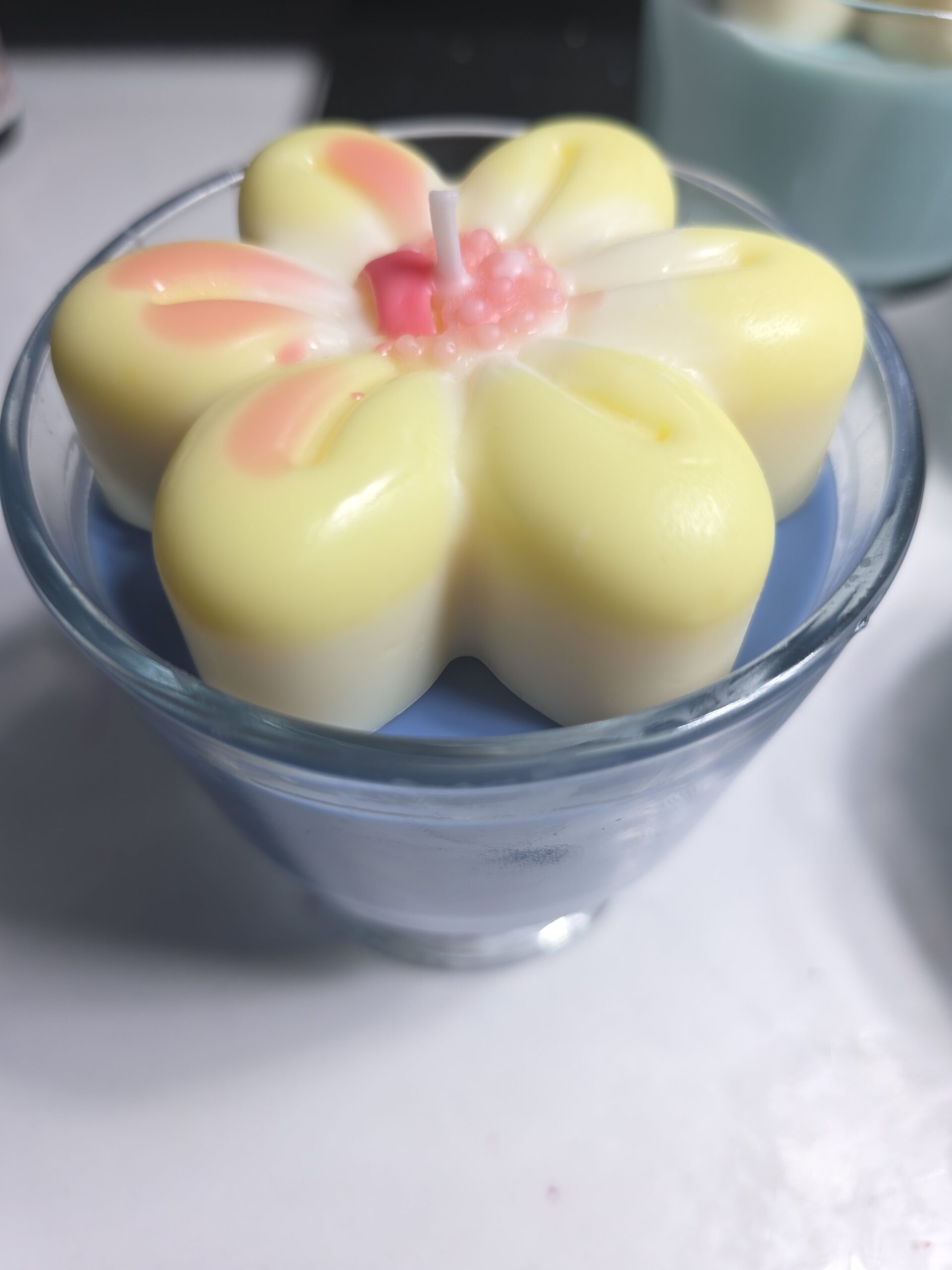 Bergamot StarFlower Scented Candle | Bergamot, Lemon, Cedarwood & Lavender Aromatherapy - Image 2
